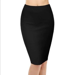 New M Pencil Skirt. Black